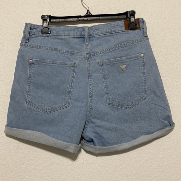 Guess Gia Rolled Cuff Short - Picture 5 of 8